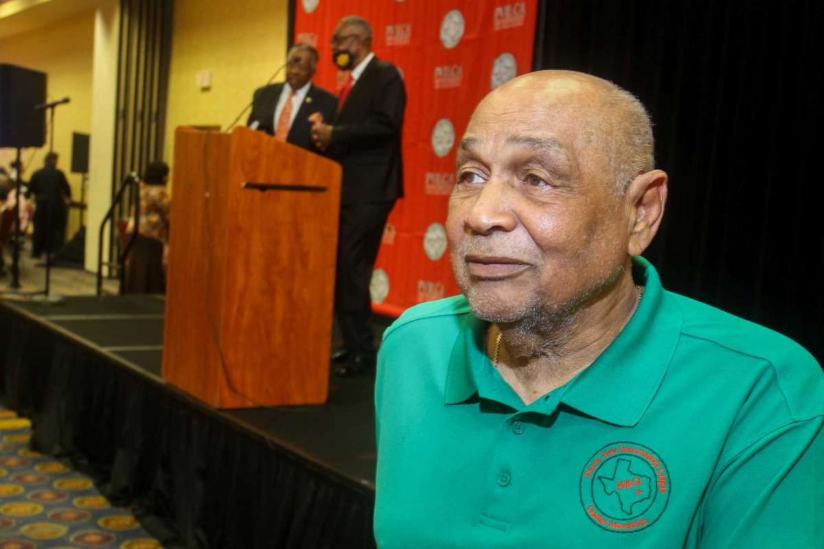 PVILCA Chairman of the Board Robert Brown at the 2021 PVILCA Hall of Fame banquet.
